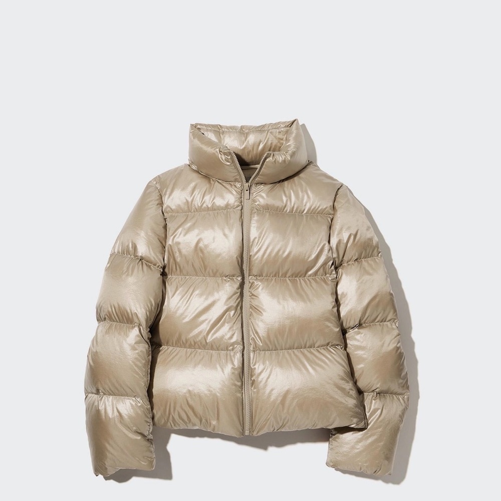 Uniqlo Shiny Puffer Jacket in Light Gold medium size